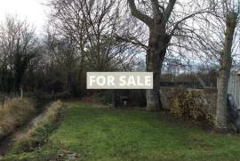 Property with Several Outbuildings to Renovate