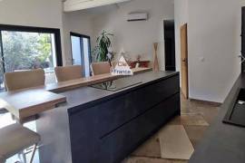 Detached Villa with Landscaped Garden
