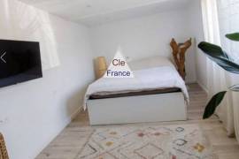 Detached Villa with Landscaped Garden