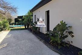 Detached Villa with Landscaped Garden