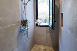 Detached Villa with Landscaped Garden