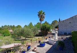 Detached Villa with Pool And Independent Guest House