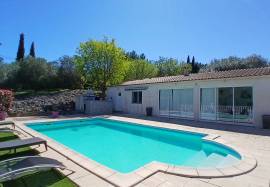 Detached Villa with Pool And Independent Guest House
