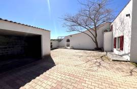 Detached Villa in A lovely Location