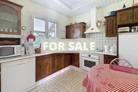 Detached Villa with Swimming Pool