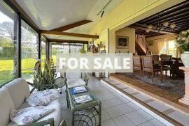 Detached Villa with Swimming Pool