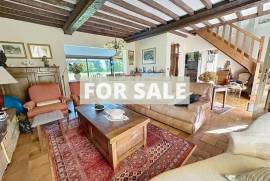 Detached Villa with Swimming Pool
