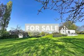 Detached Villa with Swimming Pool