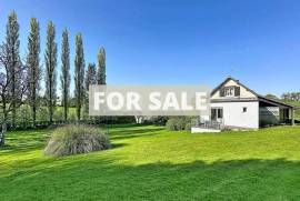 Detached Villa with Swimming Pool