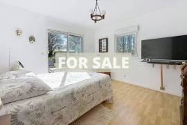 Detached Villa with Swimming Pool