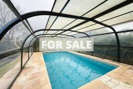 Detached Villa with Swimming Pool