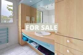 Detached Villa with Swimming Pool