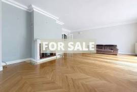 Detached Villa with Swimming Pool