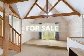 Detached Villa with Swimming Pool