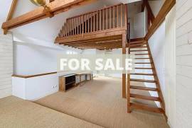 Detached Villa with Swimming Pool
