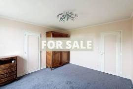 Detached Villa with Swimming Pool