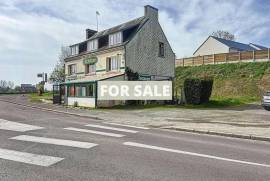 Former Restaurant with Apartment