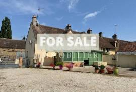 Period Property in Rural Setting with Outbuildings