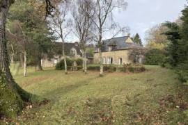 Detached House with Landscaped Garden and Open View