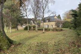 Detached House with Landscaped Garden and Open View