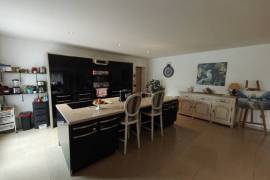 Modern Detached Villa with Mature garden with Open Views