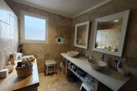Modern Detached Villa with Mature garden with Open Views