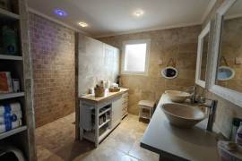 Modern Detached Villa with Mature garden with Open Views