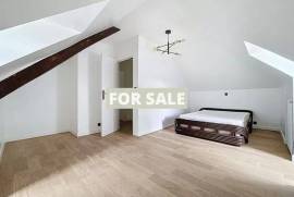 Detached Country House with Landscaped Garden