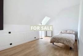 Detached Country House with Landscaped Garden