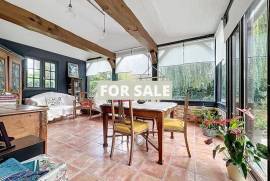 Detached Country House with Landscaped Garden
