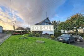 Detached House with Garden