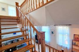 Detached house for rent in Jurmala, 250.00m2