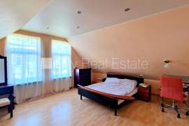 Detached house for rent in Jurmala, 250.00m2