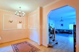 Detached house for rent in Jurmala, 250.00m2