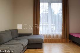 Detached house for rent in Riga district, 248.00m2