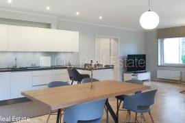 Detached house for rent in Riga district, 248.00m2