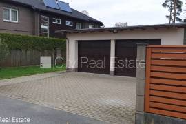 Detached house for rent in Riga district, 248.00m2