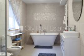 Detached house for rent in Riga district, 248.00m2