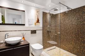 Modern 3-Bedroom Apartment with Balcony, Parking & Prime Central Location