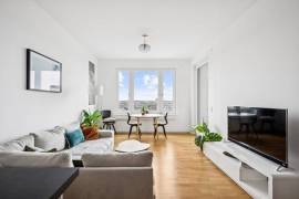 2-room apartment with balcony and concierge service near Potsdamer Platz