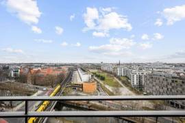 2-room apartment with balcony and concierge service near Potsdamer Platz