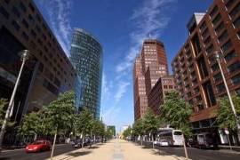 2-room apartment with balcony and concierge service near Potsdamer Platz