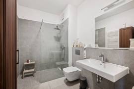 2-room apartment with balcony and concierge service near Potsdamer Platz
