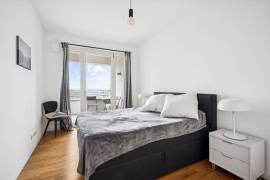 2-room apartment with balcony and concierge service near Potsdamer Platz
