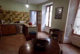 7 room, 208m2 House for sale in Lespignan - 180 000 € *