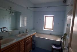 7 room, 208m2 House for sale in Lespignan - 180 000 € *