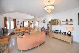 FABULOUS 5 BEDROOM VILLA WITH GOLF COURSE VIEWS IN CIUDAD QUESADA
