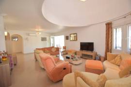 FABULOUS 5 BEDROOM VILLA WITH GOLF COURSE VIEWS IN CIUDAD QUESADA