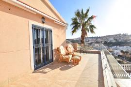 FABULOUS 5 BEDROOM VILLA WITH GOLF COURSE VIEWS IN CIUDAD QUESADA