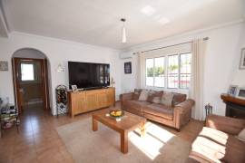 IMMACULATE VILLA WITH MAIN HOUSE AND GUEST ANNEXES, POOL AND SUMMER KITCHEN